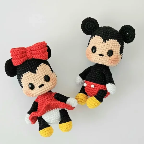 Muñeca amigurumi de ejemplo